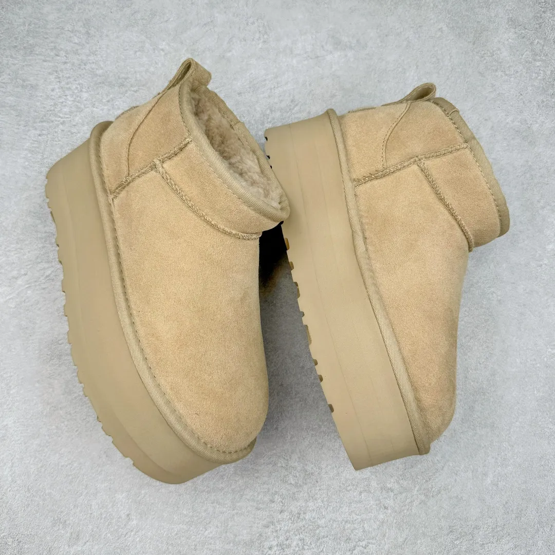 Pick up locally💰520 UGG 5092 Zhou Dongyu Mini thick-soled autumn and winter sheep fur integrated snow boots. All shoes are made from the same factory as ZP. Longfeng A-grade Australian imported sheep fur integrated women's boots. Brand OEM production line. Fully follow the ZP process. OEM original pattern maker. Adhering to the principle of no original shoes and no development selection. Pay attention to every detail. The most authentic version on the market. TREADLITE "Light Wing" technology outsole. Lightweight/durable/flexible/pile size: 35 36 37 38 39 40 41 42 Coding: by2936090